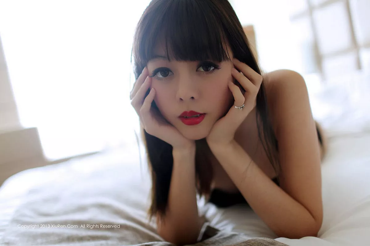 [XiuRen秀人网]第001期Viki写真 [86P]